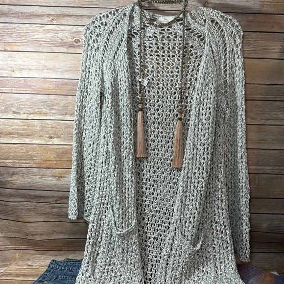 Hummingbird long crochet pocket cardigan - Picture 6 of 7